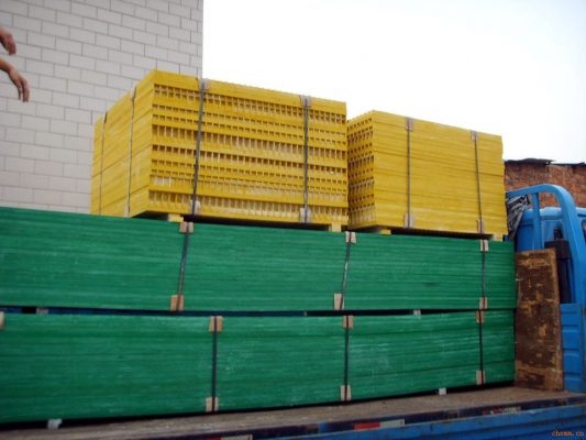 Tấm lót sàn bằng Composite do Nhật Minh sản xuất 