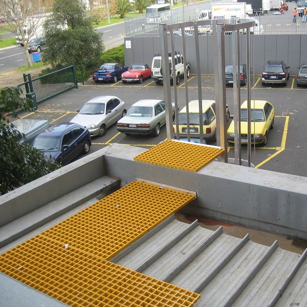 Lối đi thao tác trên mái tole 