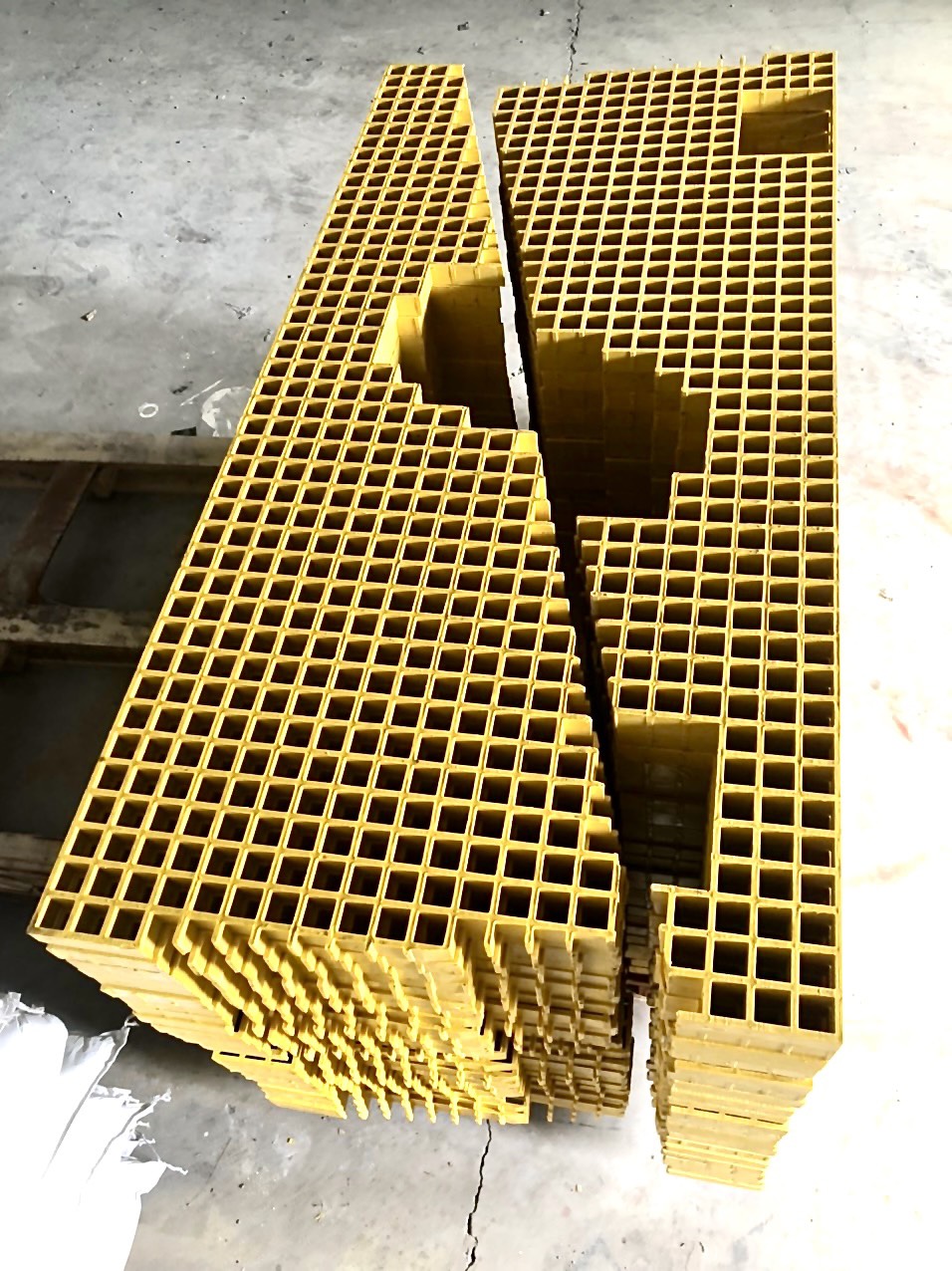 Gia công FRP Grating Frp Grating dễ gia công theo quy cách yêu cầu