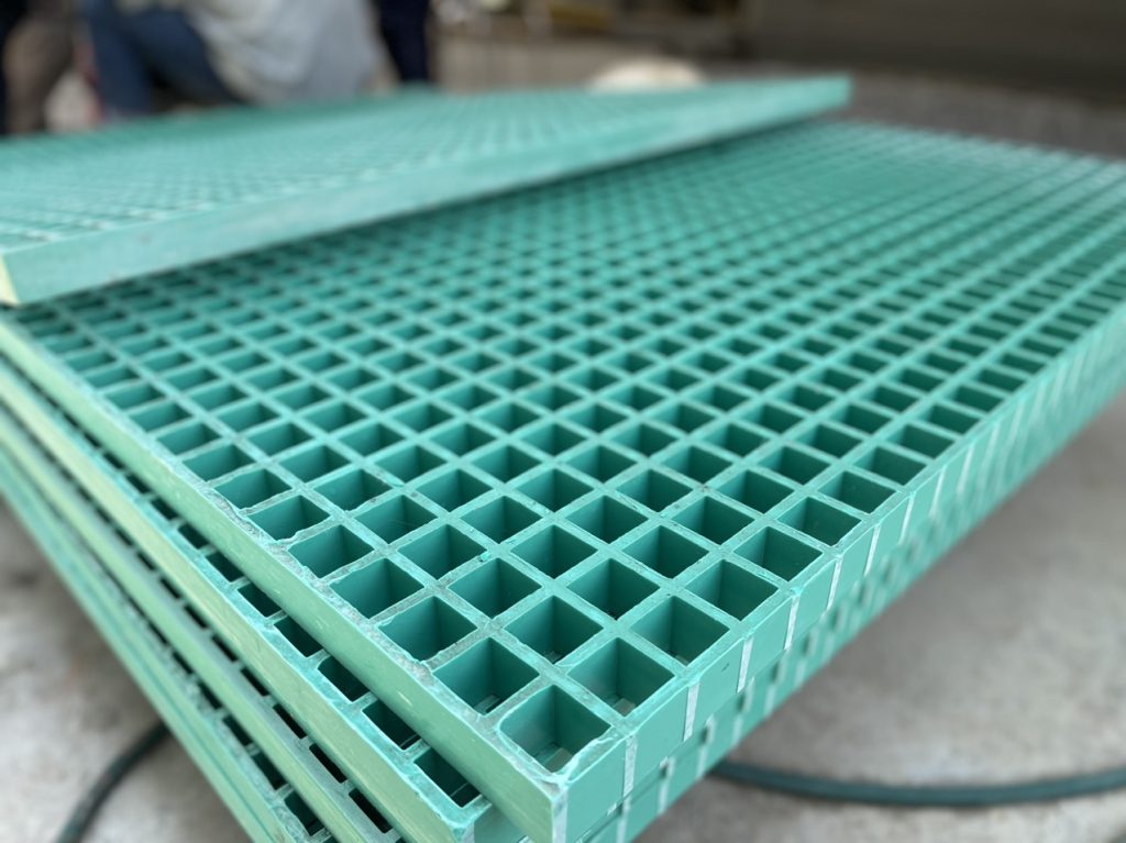 Tấm sàn grating Composite Số 1 Việt Nam 9 Tấm sàn Grating Composite chất lượng cao
